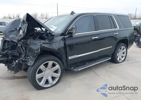 2016 Cadillac Escalade Luxury Collection z USA, uszkodzony, nr VIN 1GYS3BKJ4GR206830